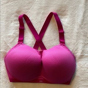 Victoria’s Secret sports bra Pink 36DD